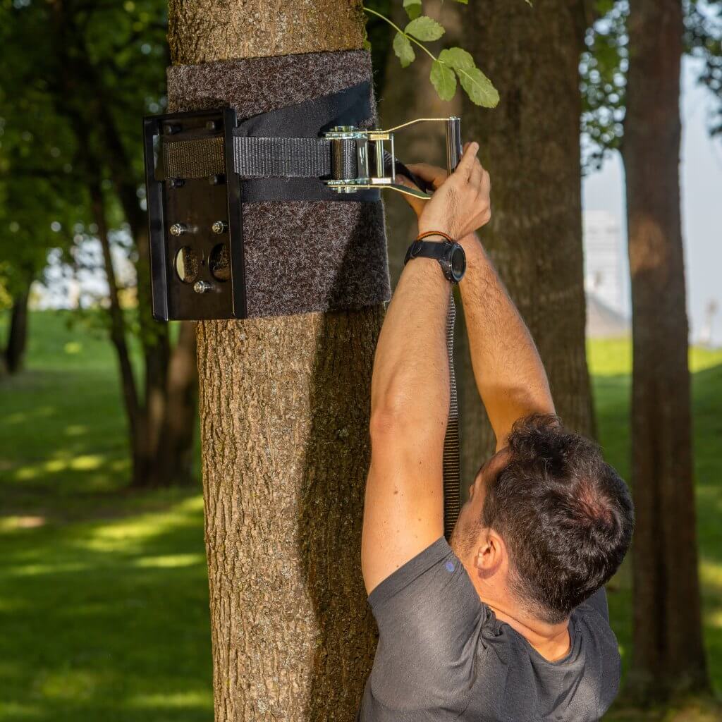 Baumschutzmatte inkl. zwei Klettverschlüssen als Schutz von Baum/Pfosten für die outdoor Befestigung