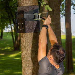 Schutzmatte und Spanngurt für die outdoor Klimmzugstangen Befestigung an Baum/Pfosten